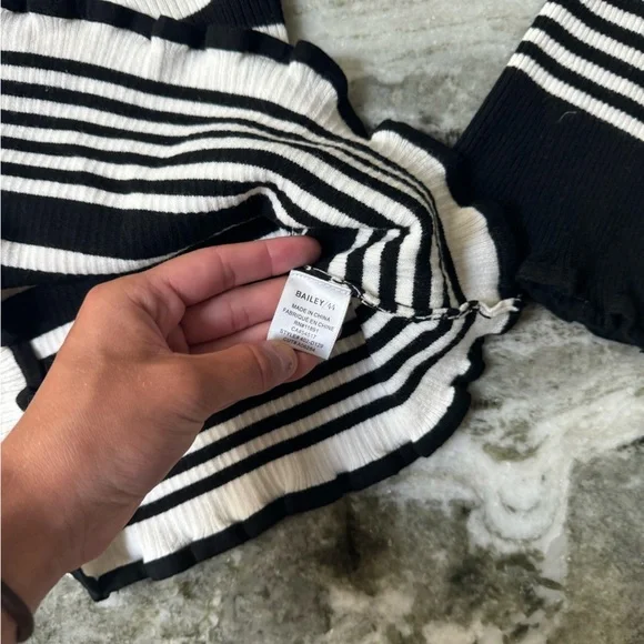 Bailey 44 Julian Knit Long Sleeve Size Medium Striped Sweater - Picture 3 of 4